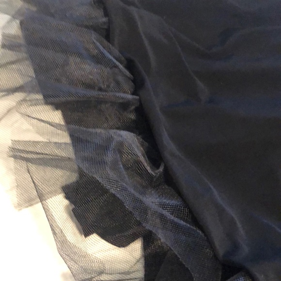 Juniors black halter dress size 9/10 with tulle - Picture 2 of 5